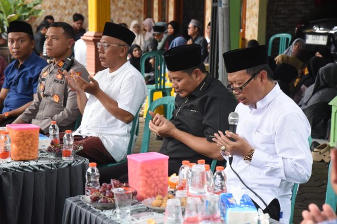 
 *Bupati Takziah Rumah Duka Praja IPDN Sidoarjo*