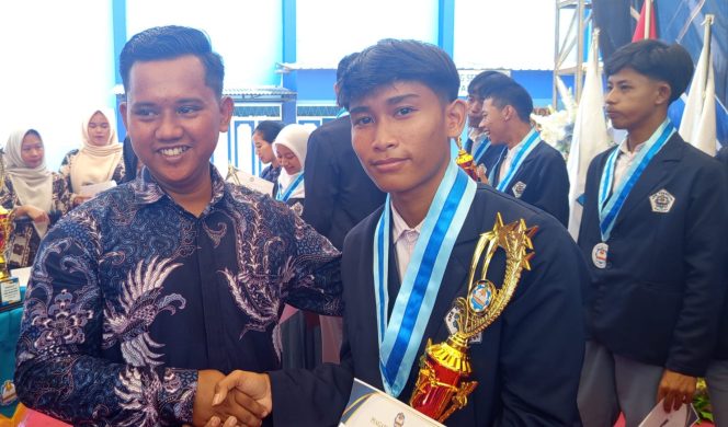 
 SMK Teknologi Balung Menggelar Tasyakuran Kelulusan Angkatan Ke – 55 Siswa Kelas XII Tahun Ajaran 2025/2026